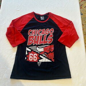 Chicago Bulls NBA women’s 3/4 sleeve tee T shirt 66‎ vintage EUC